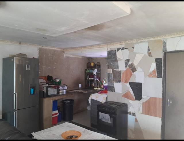 2 BEDROOM HOUSE FOR SALE IN PALM RIDGE